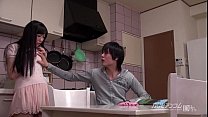 porn 両親がいない間に楽しい時間を過ごしている弟とsisiter porn