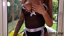 porn британская крошка priya молодая горничная фантазийно раздевается мастурбирует киску видит сиськи задницу сексуально porn