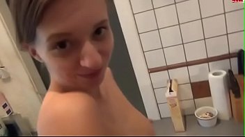 porn выебал с утра дочь на кухне и кончил в кофе porn