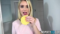 porn propertysex горячая миниатюрная юная блондинка трахает своего соседа по комнате porn