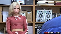 porn 大きな万引きの警官に逮捕された小さな十代の万引き犯 porn