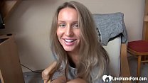 porn симпатичная молодая крошка хочет чтобы вы все видели porn