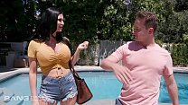 porn トリックプールボーイは彼をクソに巨乳熟女をトリックします porn