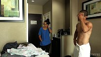 porn обслуживание номеров шлюховатая горничнаялатинка джолла трахает гостя отеля и наводит беспорядок в номере porn