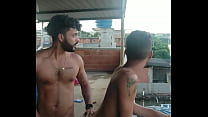 porn 私の隣人と私は屋根の上でファックしに行きましたそして私たちはほとんど捕まりました davi lobo porn