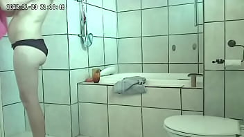 porn шпионская камера засняли мою 18летнюю сводную сестру за трахом с липким дилдо в ванной porn