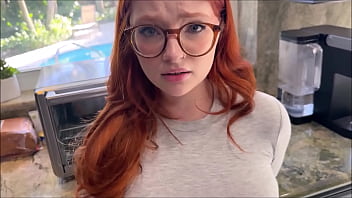 porn 赤毛の継娘が精液で満たされる ナオミヒューズ ファミリーセラピー アレックスアダムス porn