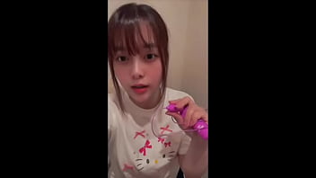 porn 大学で男子がバスケしてて脇毛がボーボーに生えてるのを見て興奮してしまい家に帰ったら即思い出しオナニーしました porn
